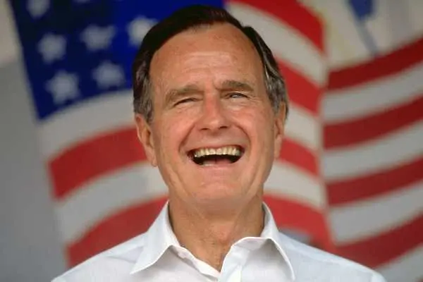 Джордж Буш-старши счупи шиен прешлен